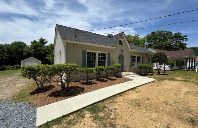 Renovated 3/2.5 House with bonus room in South Rome- $1,795 photos photos