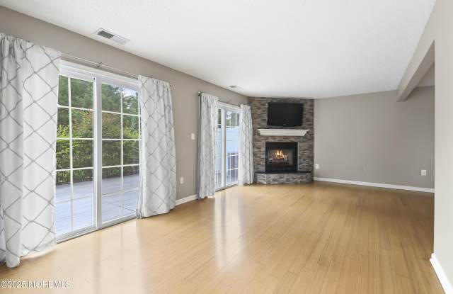 95 Madison Court Gallery 3
