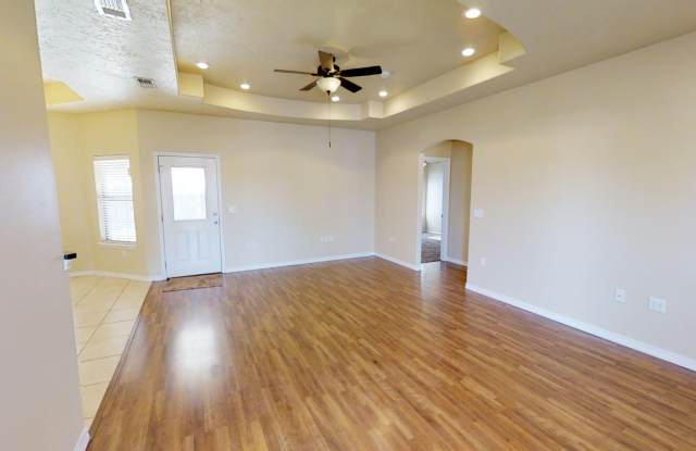 1374 Oakwood - 3bed 2 bath home Gallery 3
