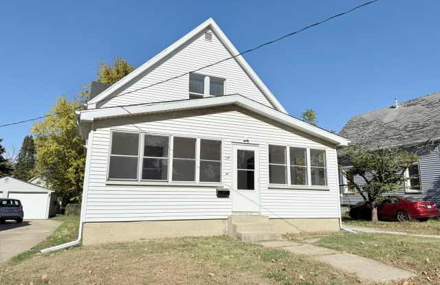 Spacious 4-Bedroom Home with Fenced Backyard photos photos