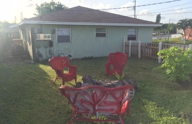 800 West 10th Street - 800 West 10th Street, Riviera Beach, FL 33404