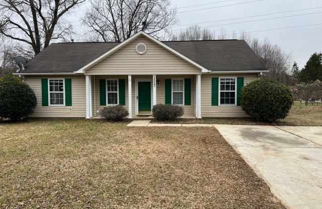 Cozy 3 Bed/ 2 Bath 1 Story Home - Fireplace - Covered Front Porch - Fenced Back Yard - Storage Shed photos photos