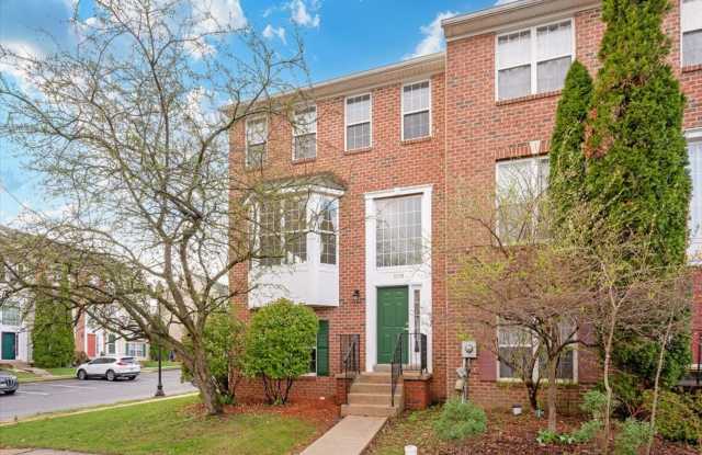 Fantastic End Unit Townhouse For Lease photos photos