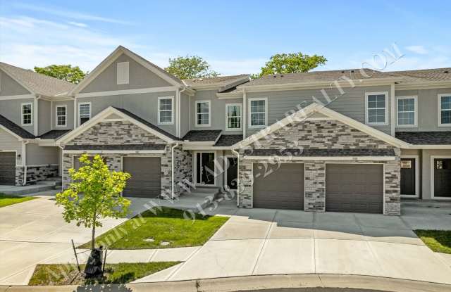 Brand New!! Townhome 3 Bed 2.5 Bath in Olathe-Available in JULY!! photos photos