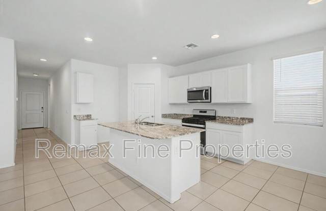 15543 W Desert Hollow Drive Gallery 2