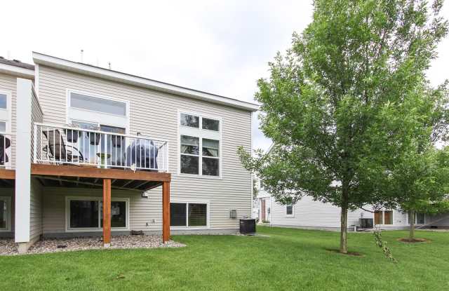 10651 Pond Curve - 10651 Pond Curv, Woodbury, MN 55129