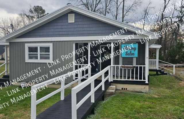 Commerical Space Available in Fort Oglethorpe. As a Salon, Office or Remodel negotiable photos photos