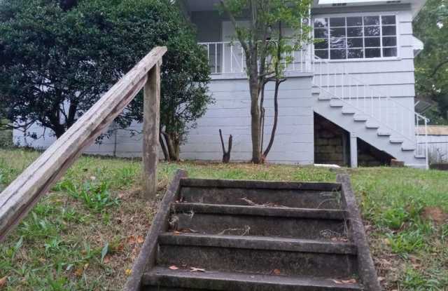 Nice Family Home in Quiet Neighborhood - 1731 7th Avenue West, Birmingham, AL 35208