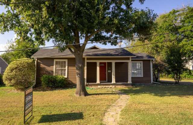708 Largent Street - 708 West Largent Street, McKinney, TX 75069