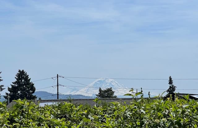 CLICK "REQUEST A TOUR" NOW! - 9815 Vineyard Crest, Bellevue, WA 98004