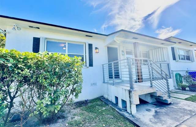 3098 NW 5th St photos photos