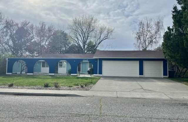 2339 Davison photos photos