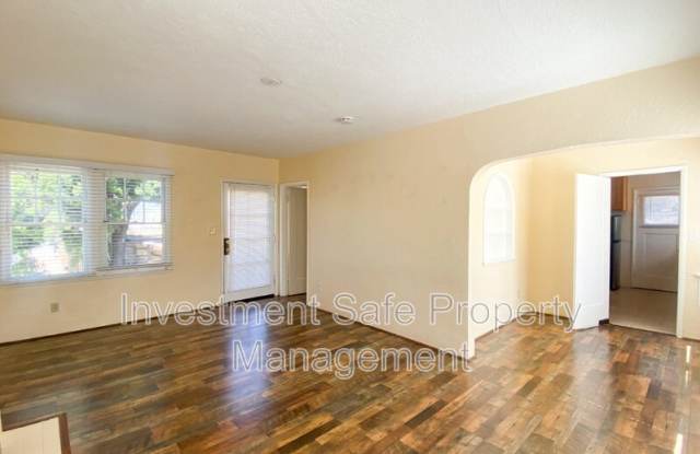 3783 1/2 Park Blvd photos photos
