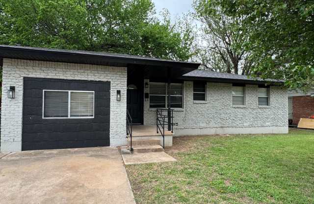 421 NW 57th St- AVAILABLE NOW! photos photos