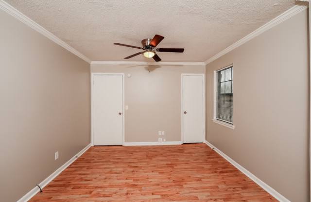 356 Lakeshore Circle Gallery 4