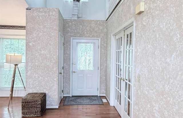 6112 Tarn Circle Gallery 4