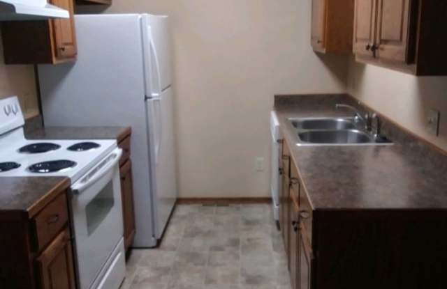 3 Bedroom, 2 bath duplex. Gallery 4