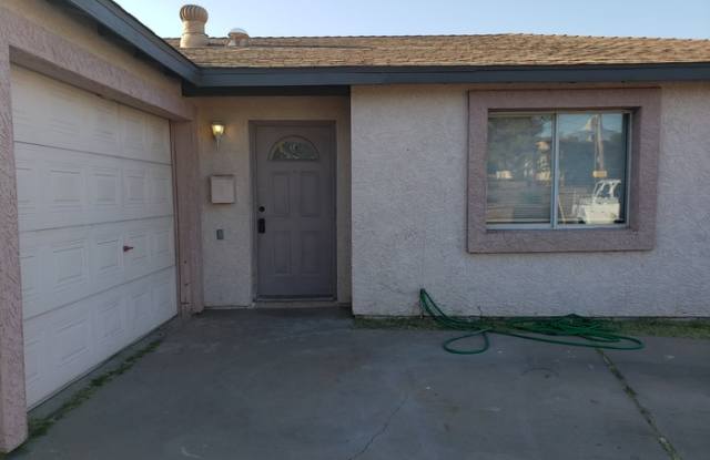 2320 East Cactus Road Gallery 2