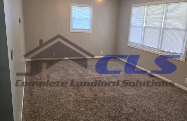 4705 N 26th 1/2 Street Gallery 3