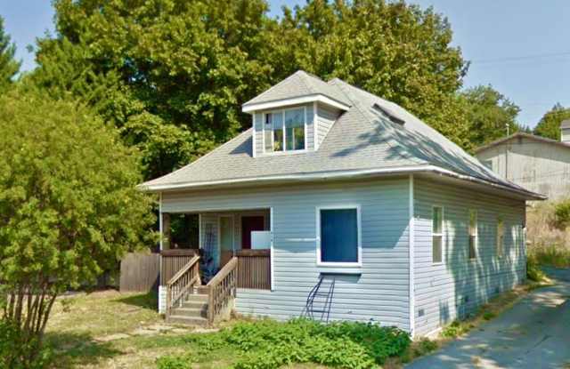 614 S Washington St. Close to downtown - 614 South Washington Street, Moscow, ID 83843