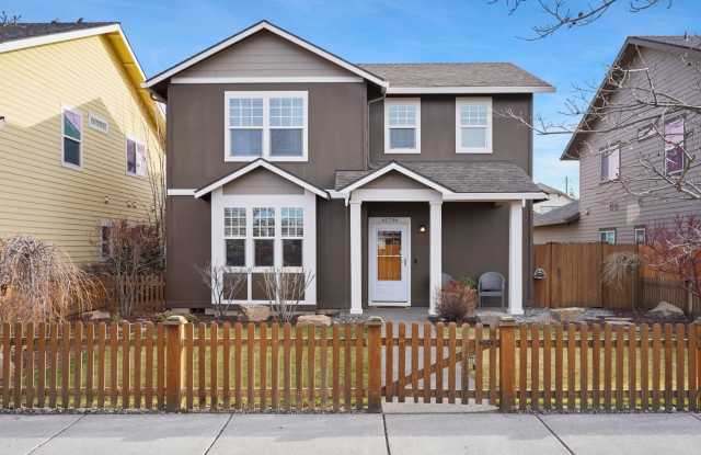 Updated home in Gardenside! - 61706 Camellia Street, Bend, OR 97702