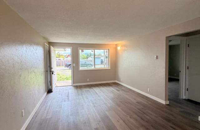 2-Bedroom 1-Bathroom Duplex in Springfield photos photos