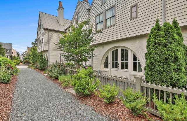 3bd Trilith Townhome with 2 Car Garage Gallery 3