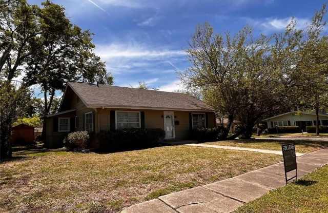 1717 Bonham Street - 1717 Bonham Street, Commerce, TX 75428