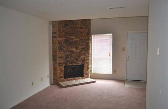 9502 Olde Towne Row Gallery 2