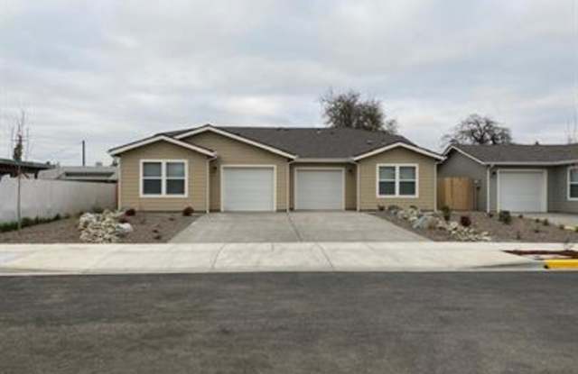 2144 Fahey Way - 2144 Fahey Way, Grants Pass, OR 97527