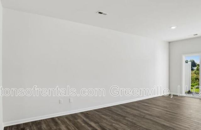 777 Embark Circle Gallery 3