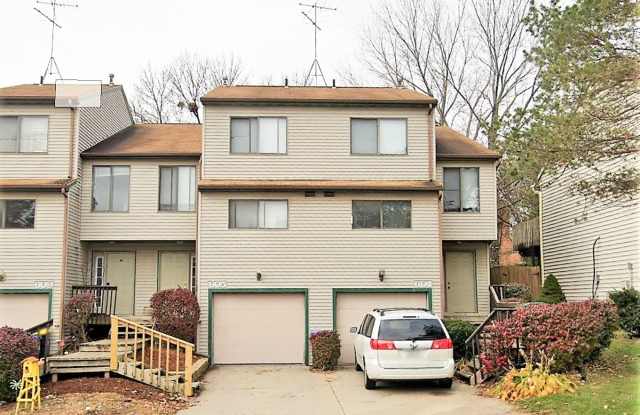 $1,395 | 2 Bedroom + Bonus Room, 1.5 Bathroom Town Home | No Pets | Available for July 1st, 2025 Move In! - 605 Westwinds Drive, Iowa City, IA 52246