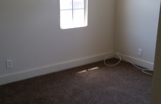 687 E 49th St - 687 E 49th St, Los Angeles, CA 90011