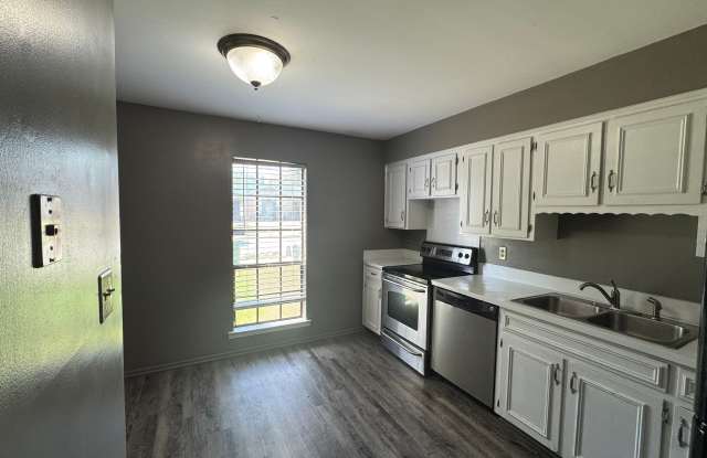 578 Hollow Wood Road Gallery 4