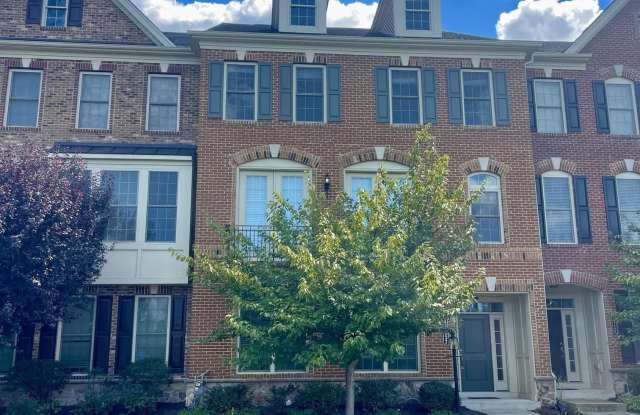 43157 CLARENDON SQUARE photos photos