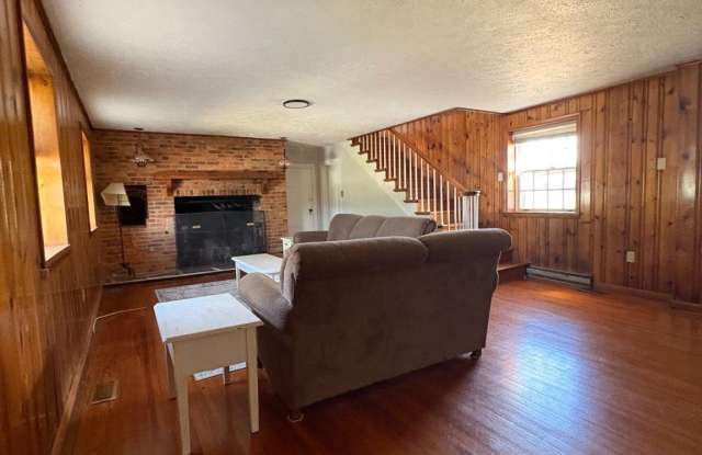 16 CEDAR FARM Lane Gallery 3
