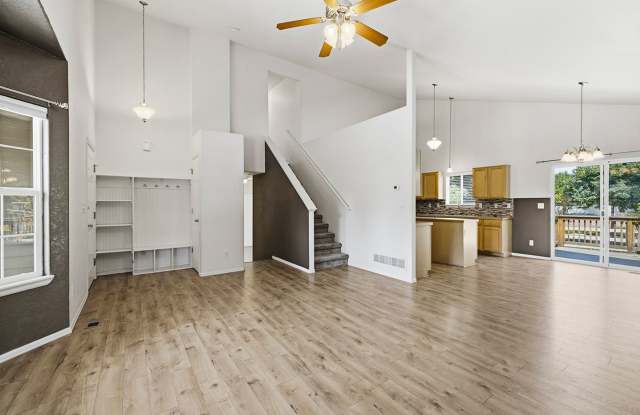 Beautiful 3 bed 2.5 Bath Home in East Loveland, CO! Gallery 3