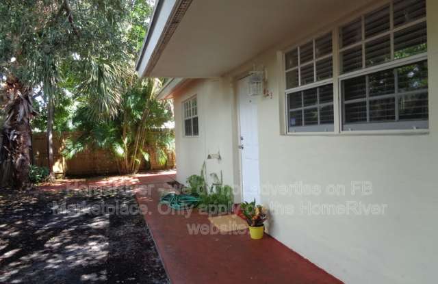 1023 NE 23rd Dr photos photos