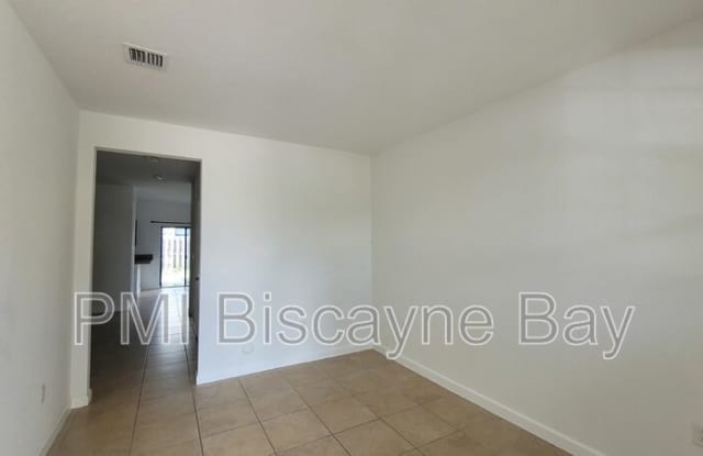 3401 SE 1st Ct Gallery 2