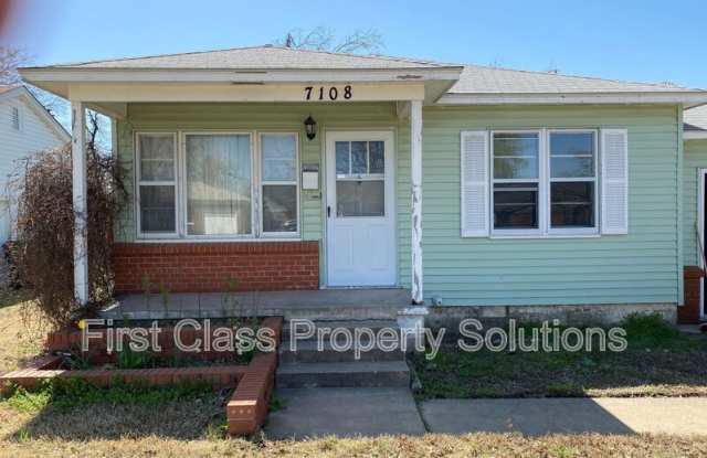 7108 NW 44th St photos photos