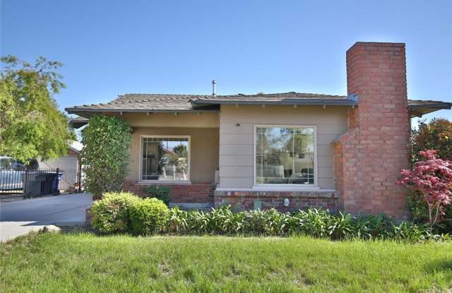 880 E 7th Street - 880 East 7th Street, Pomona, CA 91766