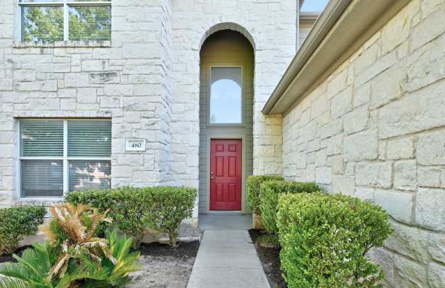 Large Layout, Small-Town Charm photos photos