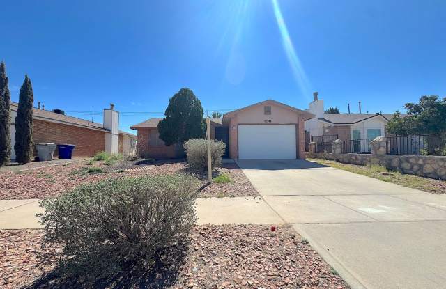 East El Paso 3 bed Refrig A/C! photos photos