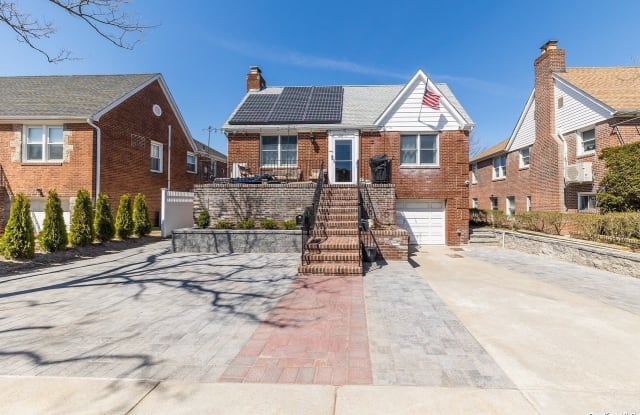 447 E Penn Street - 447 East Penn Street, Long Beach, NY 11561