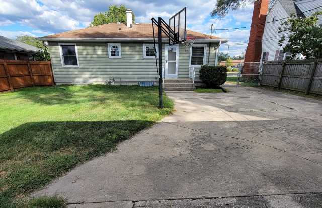 8922 Schneider Avenue Gallery 4