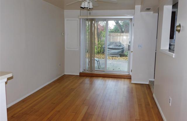 11 Rensselaer Drive Gallery 3