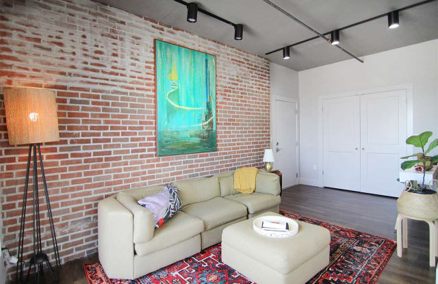 58-60 ELM ST Gallery 3