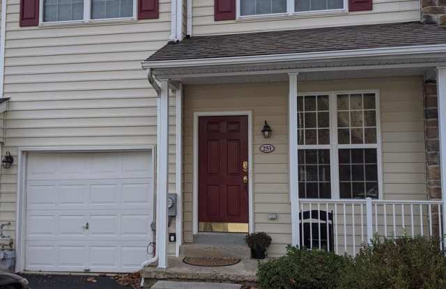 251 YORKTOWN CT - 251 Yorktown Road, Chester County, PA 19355