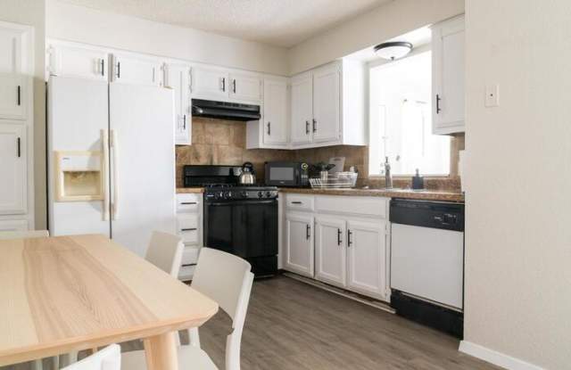 1212 Bonnie Brae Street photos photos