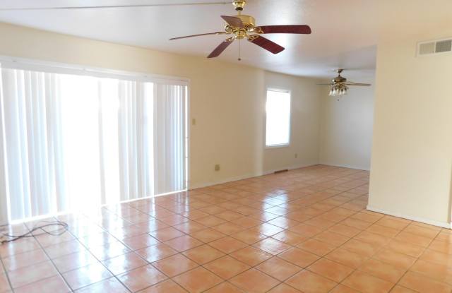 155 E Colonial Court Gallery 2